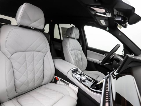 New 2026 BMW X5 M60i image 33