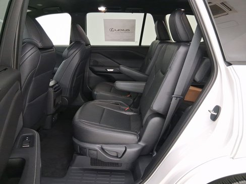 New 2026 Lexus TX 500h AWD image 12