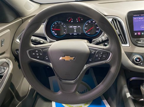 Used 2020 Chevrolet Malibu LT image 18