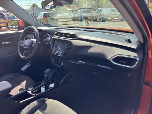 Used 2022 Chevrolet TrailBlazer LT w/ Sun and Liftgate Package image 42