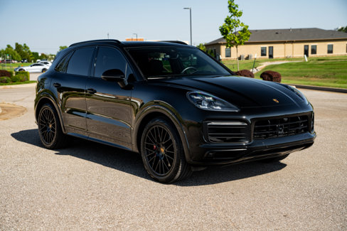 Used 2021 Porsche Cayenne GTS image 3
