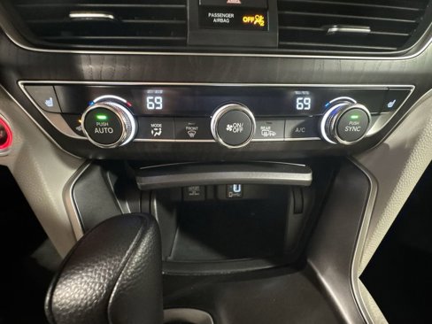 Used 2018 Honda Accord EX image 26