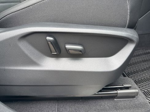 New 2025 Volkswagen Atlas SEL image 32