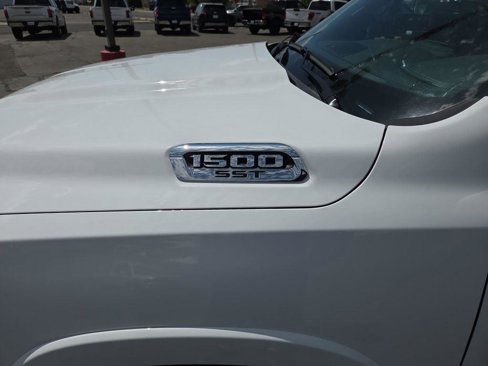 Used 2025 RAM 1500 Laramie image 12