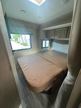 Used 2022 Ford E-350 and Econoline 350 Super Duty w/ Motorhome Prep Package image 19