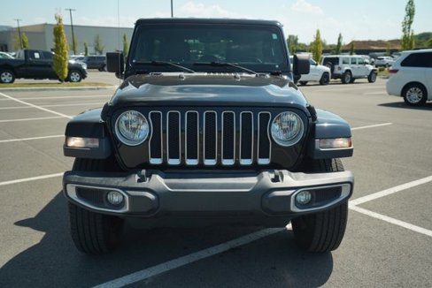 Used 2020 Jeep Wrangler Unlimited Sahara image 2