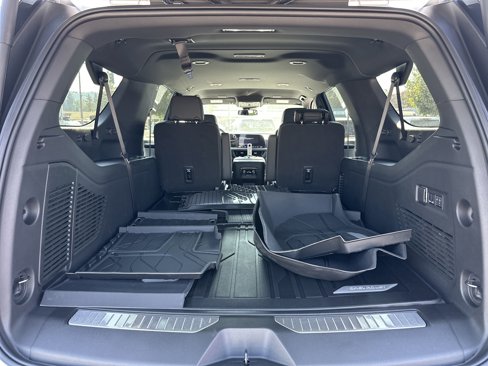 New 2025 Chevrolet Suburban RST w/ Comfort Package image 5