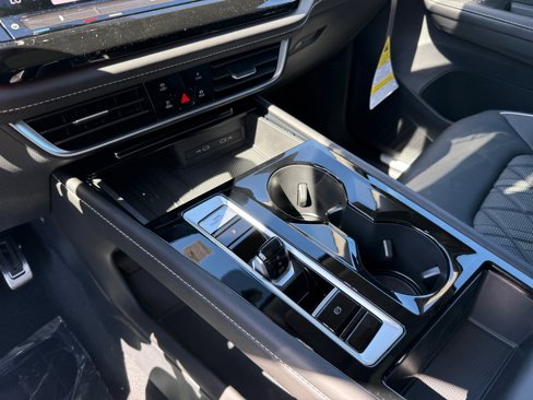 New 2025 Volkswagen Atlas SEL Premium R-Line image 13