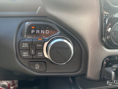 New 2025 RAM 1500 4x4 Crew Cab image 27