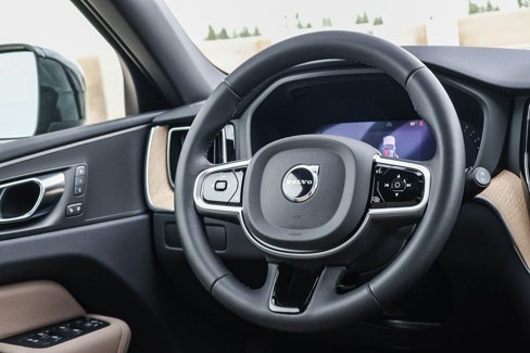 New 2026 Volvo XC60 B5 Plus w/ Protection Package Premier image 17
