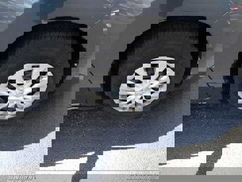 Used 2018 Toyota Corolla L image 17