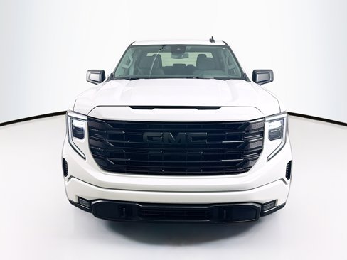 Used 2024 GMC Sierra 1500 Elevation image 2