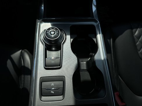 Used 2024 Ford Edge Titanium image 26