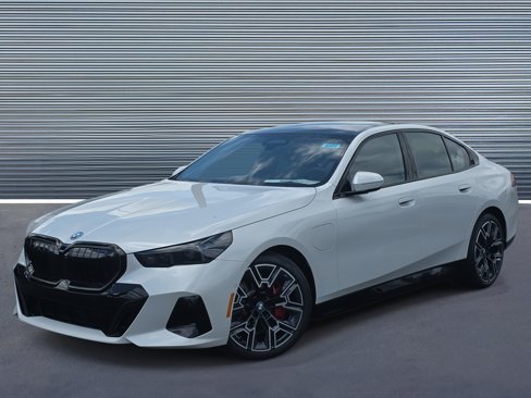 New 2026 BMW 550e xDrive w/ Executive Package image 1