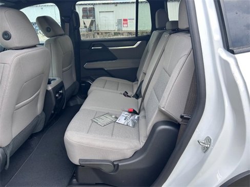 New 2026 GMC Acadia Elevation image 9