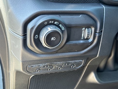 New 2025 Jeep Wrangler Unlimited Rubicon w/ Technology Group image 28