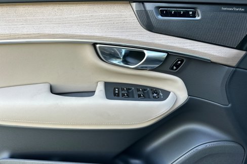 New 2026 Volvo XC90 B6 Ultra w/ Lounge Package image 9