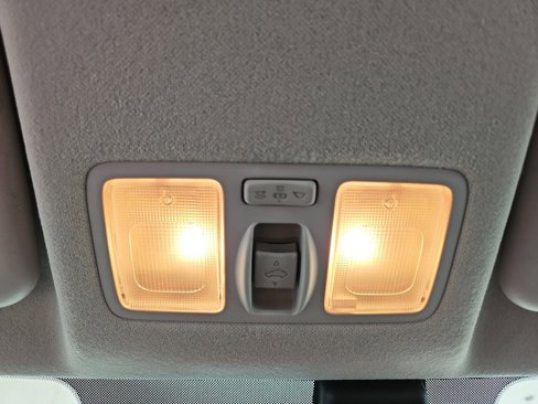 Used 2024 Hyundai Venue SEL image 21