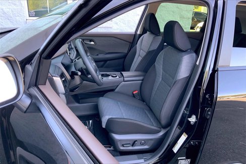 Certified 2023 Nissan Rogue SV image 18