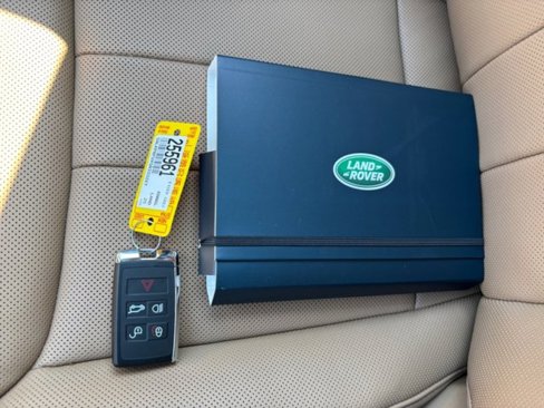 New 2025 Land Rover Range Rover Long Wheelbase SE image 22