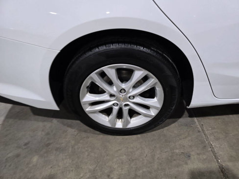 Used 2018 Chevrolet Malibu LT image 20