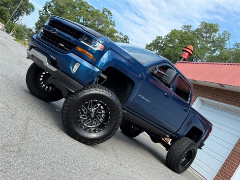Used 2018 Chevrolet Silverado 1500 LT w/ All Star Edition image 3