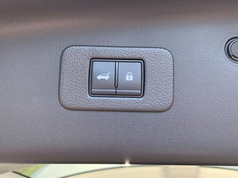 Used 2024 Nissan Armada Platinum w/ Captain's Chairs Package image 7