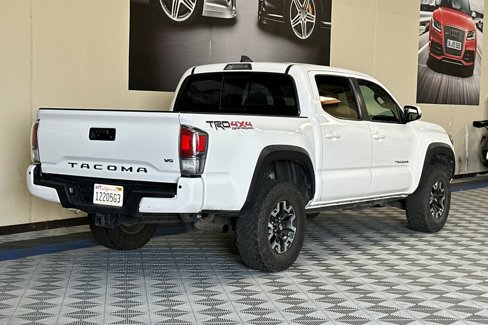 Used 2021 Toyota Tacoma TRD Off-Road image 4