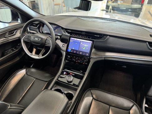 Used 2024 Jeep Grand Cherokee L Limited w/ Luxury Tech Group II image 21