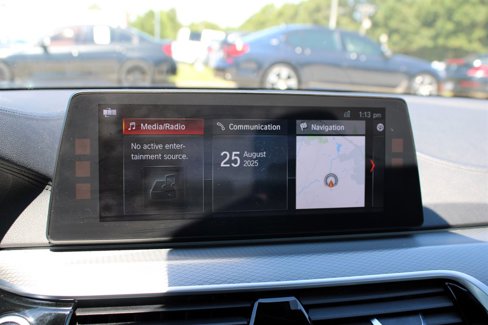 Used 2018 BMW M550i xDrive image 28