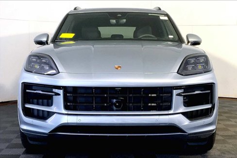 New 2026 Porsche Cayenne GTS image 10