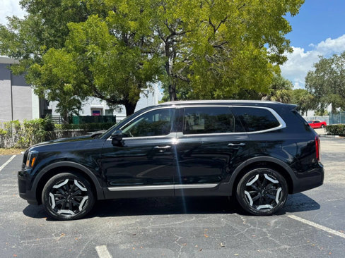 Used 2024 Kia Telluride S image 10
