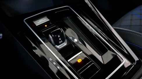 New 2025 Volkswagen Golf R Black Edition image 16