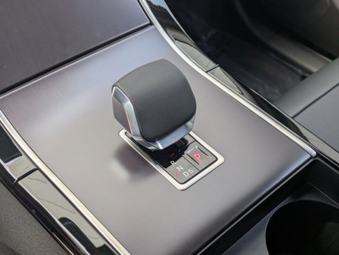 New 2026 Land Rover Range Rover Velar Dynamic SE image 17