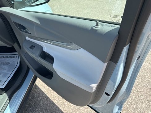 Used 2023 Chevrolet Bolt EUV Premier image 17