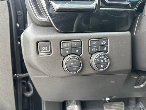Certified 2025 Chevrolet Silverado 1500 LT Trail Boss w/ Convenience Package II image 28