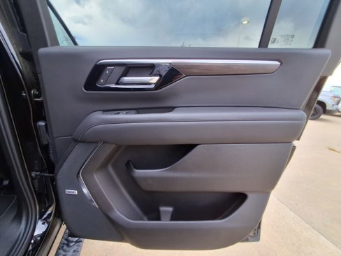 New 2025 Chevrolet Suburban Z71 w/ Z71 Off-Road Package image 20
