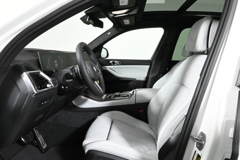 New 2026 BMW X5 xDrive40i w/ M Sport Package image 3