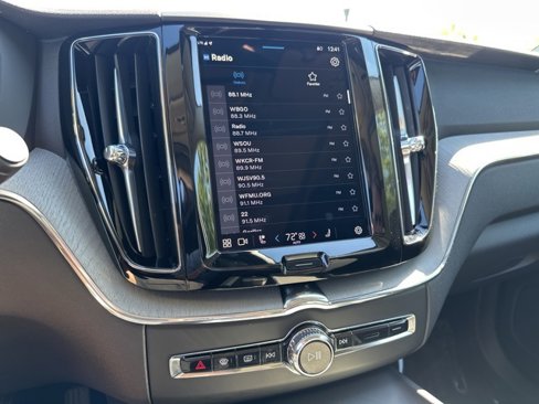 Certified 2025 Volvo XC60 B5 Plus w/ Climate Package image 21