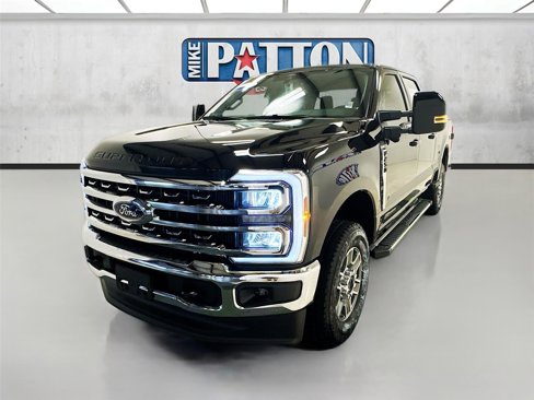 New 2025 Ford F250 Lariat w/ FX4 Off-Road Package image 3