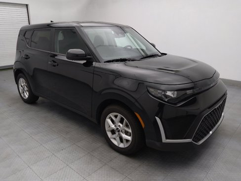 Used 2023 Kia Soul LX w/ LX Technology Package image 11