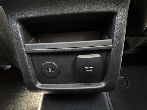 Used 2024 Ford Edge Titanium image 32