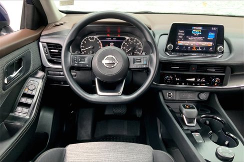 Used 2023 Nissan Rogue SV image 4