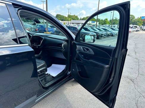 Used 2020 Chevrolet Traverse LT w/ LT Premium Package image 9