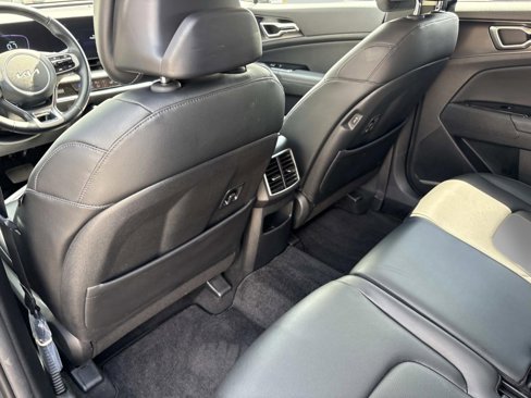 Used 2025 Kia Sportage EX image 16