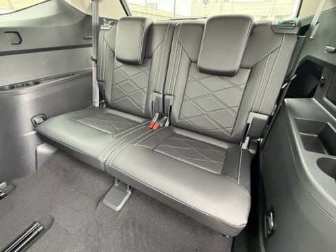 New 2025 Volkswagen Atlas SE image 24