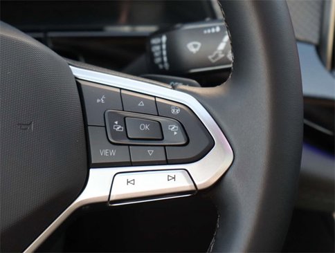 New 2025 Volkswagen Atlas Peak Edition SE image 13