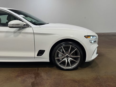 Used 2025 Genesis G70 2.5T image 31