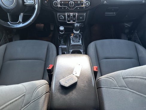 Used 2021 Jeep Gladiator Sport image 21