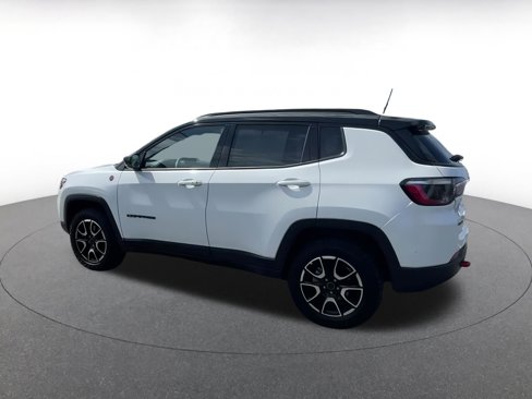 Used 2025 Jeep Compass Trailhawk image 10